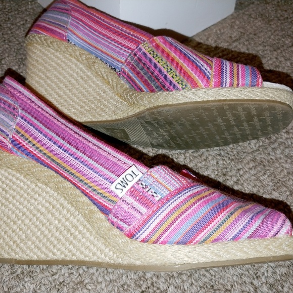Espadrilles - Picture 2 of 3
